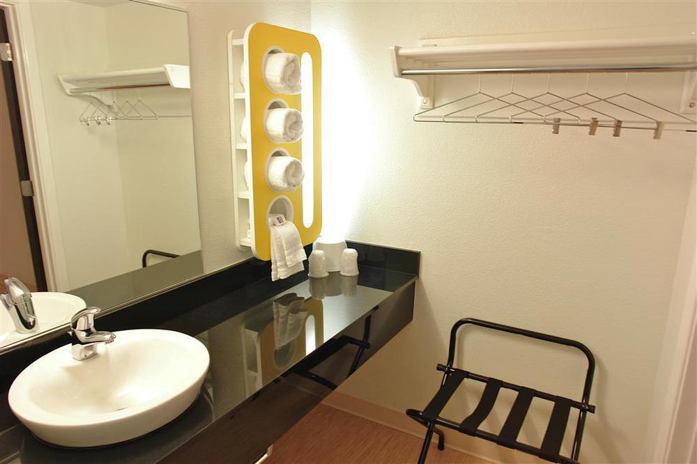 Motel 6-Tewksbury, Ma - Boston Room photo
